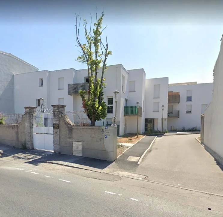 Résidence collective à Carcassonne, installation de climatisation réversible gainable pour 40 logements par Installateur Climatisation Aude